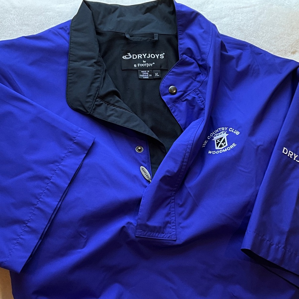 Dryjoys Men's Shortsleeve Windbreaker Jacket from the Country Club at Woodmore